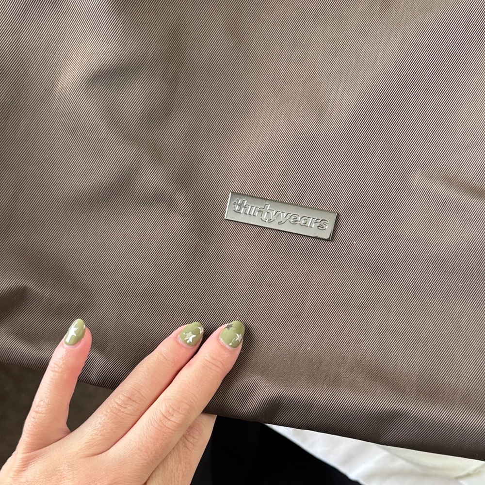 Elegant Brown Tote with Black Straps - Picture 2 of 5